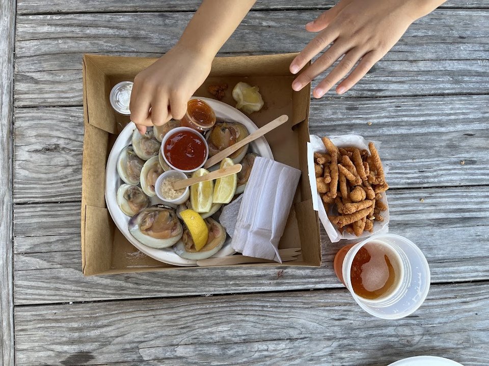 Raw Bar Clams